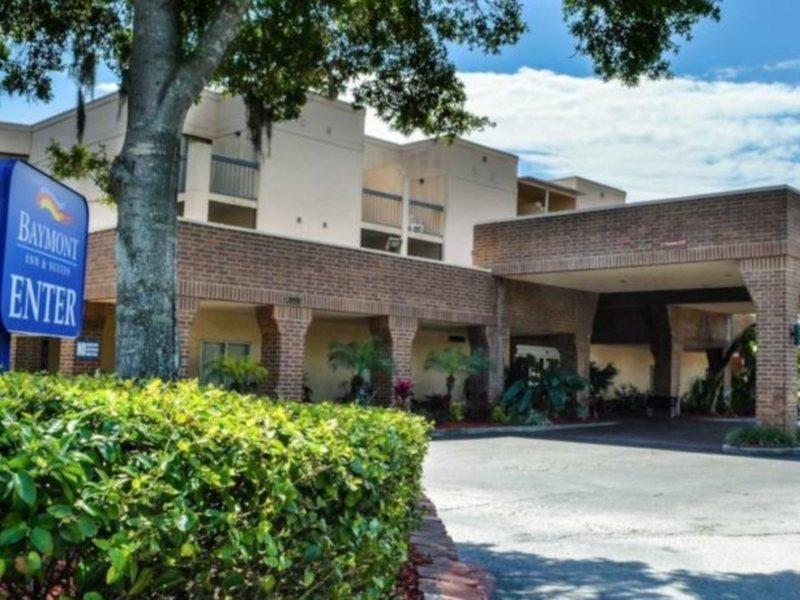 Baymont By Wyndham Tampa Near Busch Gardens Hotel Екстериор снимка